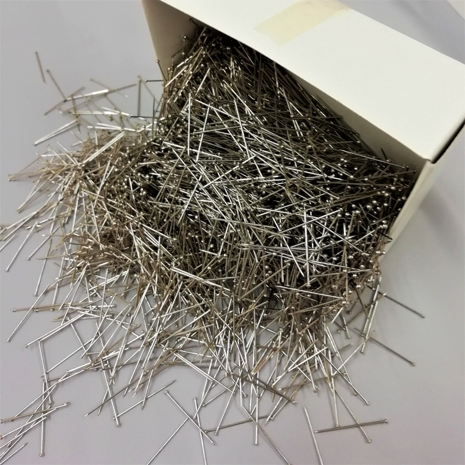 STEEL DRESSMAKING PINS 26 x 0.75mm Strong Smooth 500 Gram Box Nickel Plated