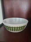 Vintage PYREX  #404 GREEN POLKA DOTS Serving/Mixing BOWL 4 Quarts Made in USA