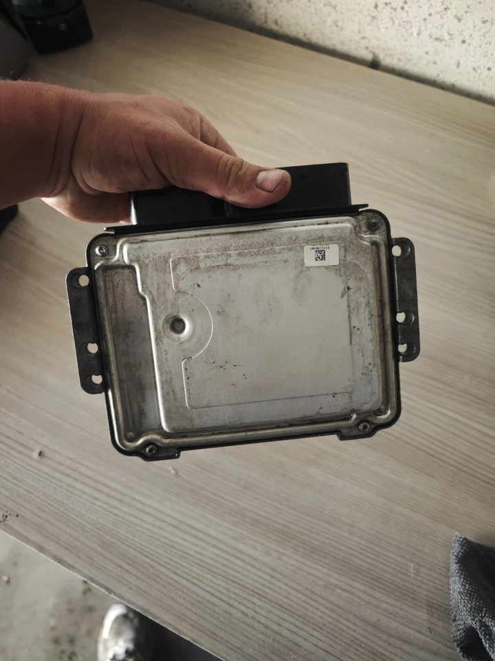 Centralina ALFA ROMEO 159 51812906 BOSCH 0281013138 - Immagine 2 di 2