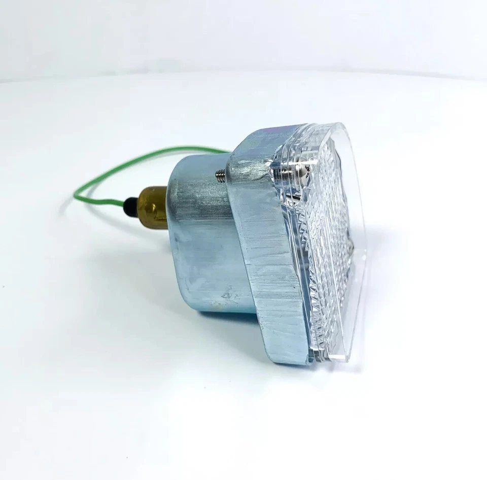 Conjuntos de retroceso de luz derecha e izquierda para camioneta Chevrolet/GMC 1967-72  Foto 3 de 4