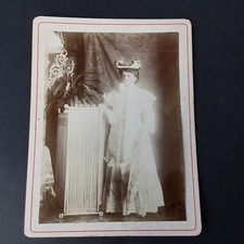 Altes Foto datiert 1904 Jugendstil Mode Fotografie Albumine White Fashion