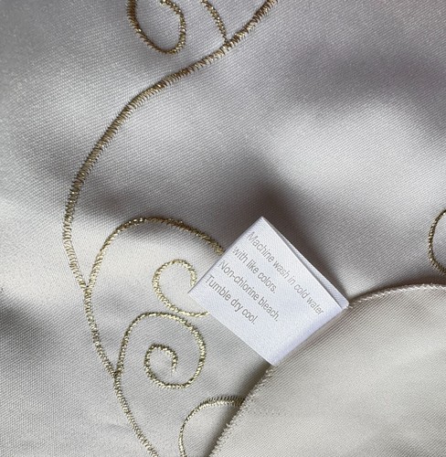 Floral Leaf Embroidered Table Runner White Gold Scalloped Edges Elegant Holiday - Picture 8 of 10
