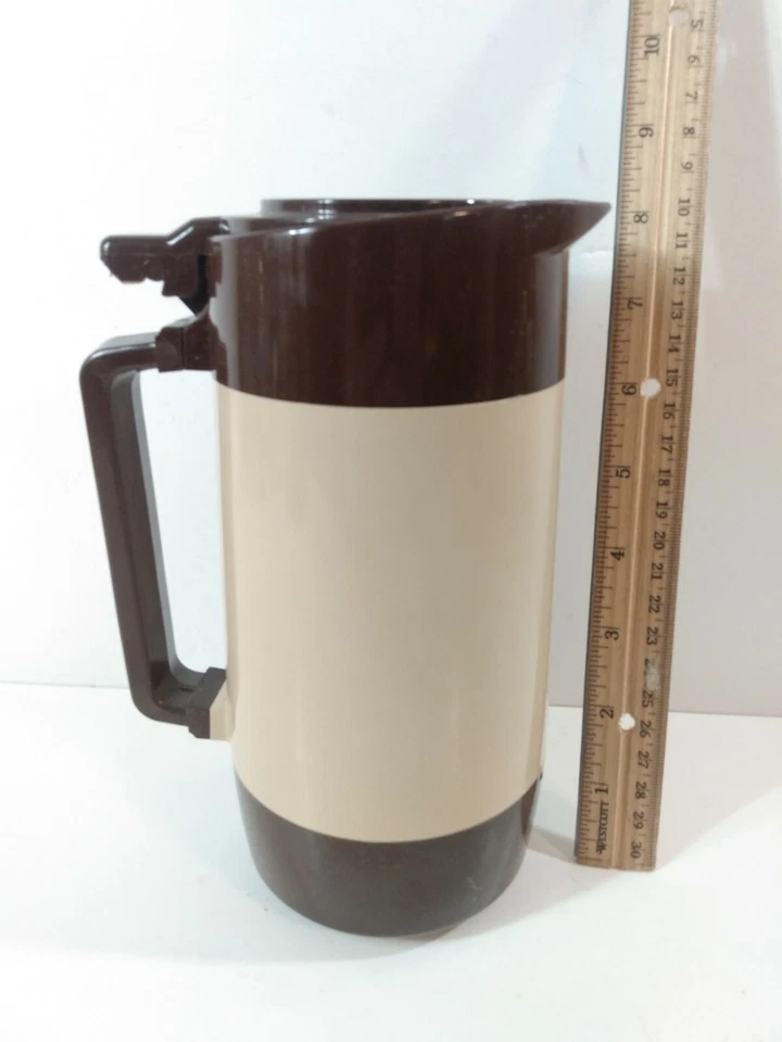 Vintage ACME Insulated Coffee Carafe Pitcher Pint Brown/Tan 16oz USA - Image 3 of 4