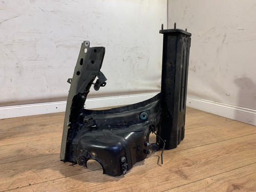 BMW E90 E91 Längsträger vorn links Front Karosserie Radhaus Kotflügel schwarz !