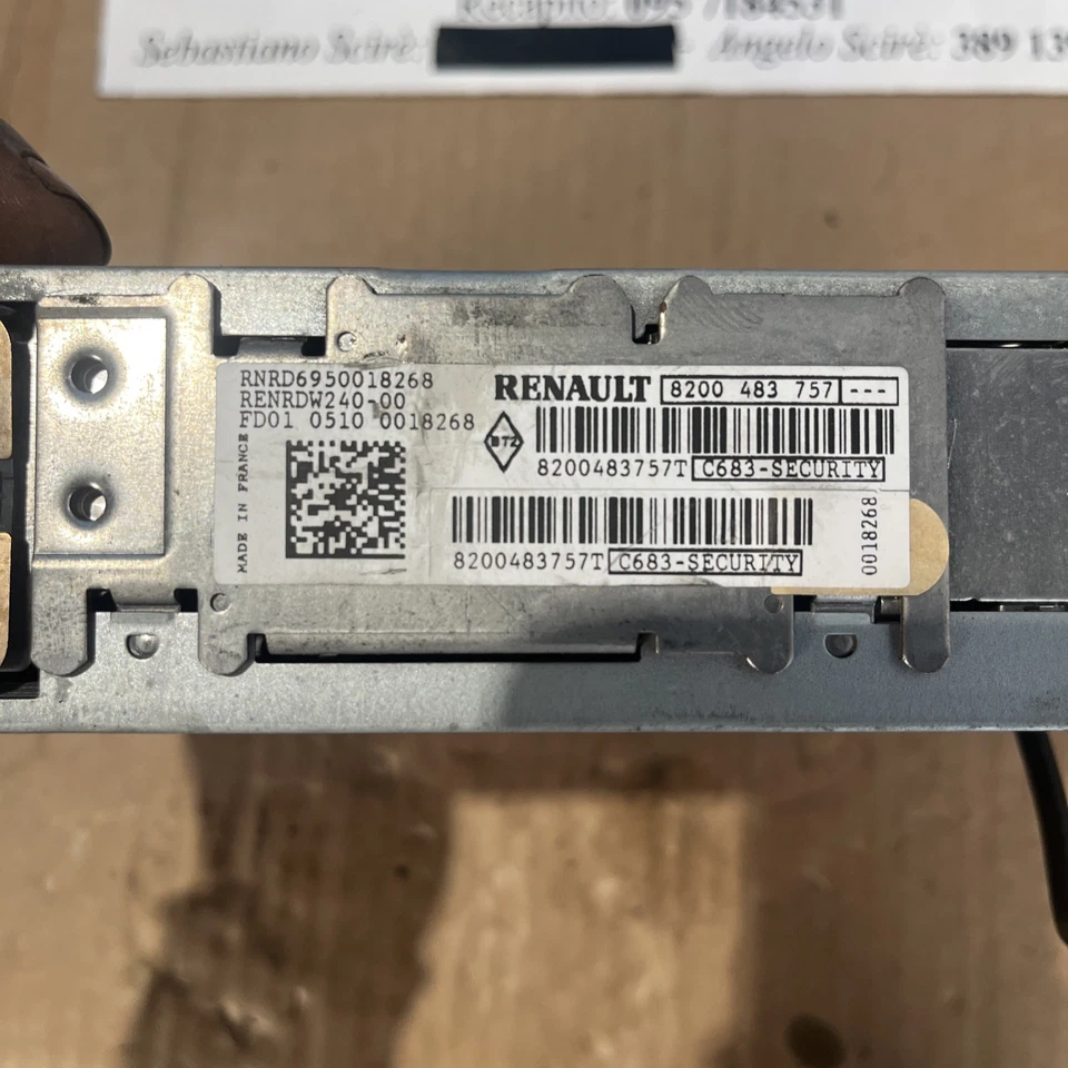 AUTORADIO PER RENAULT Clio Serie 8200666139 (04>08) - Immagine 2 di 4