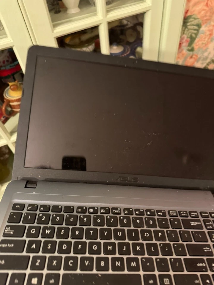 Portátil ASUS X540L • i3 4ª generación • Sin probar • Sin cargador • Para piezas/reparación Foto 4 de 4