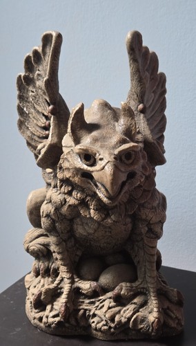 MOTHER GRIFFIN GARGOYLE WITH EGGS 1995 WINDSTONE EDITIONS RETIRED 2001