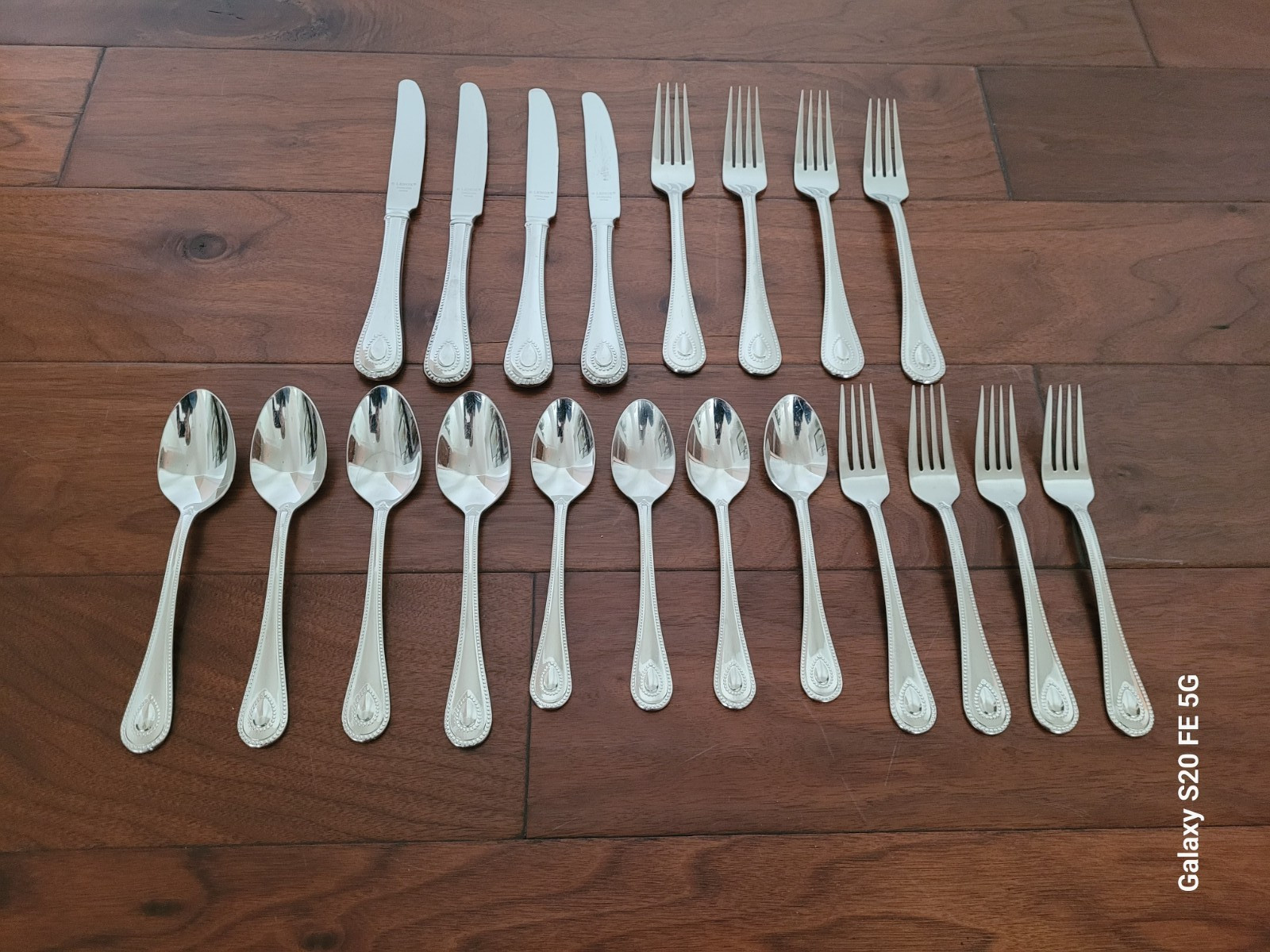 X 4 (service For 4)