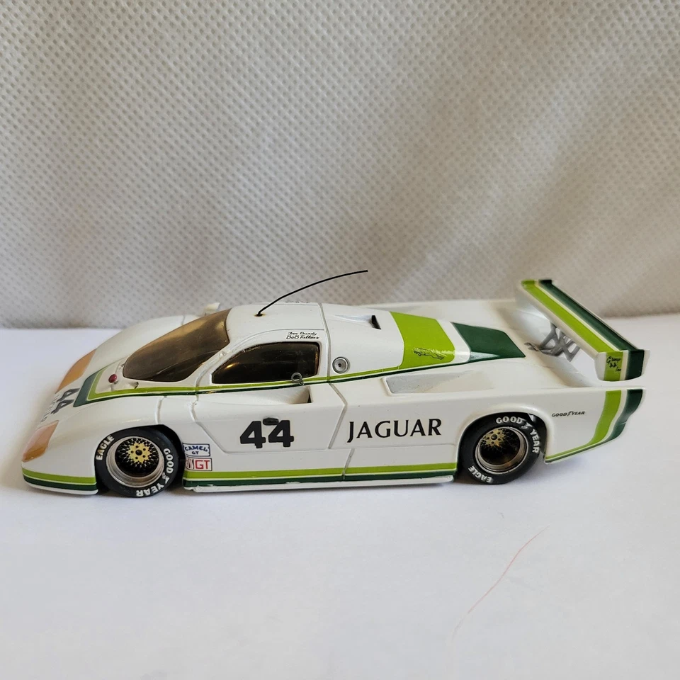 1/43 AMR RUF 584 Jaguar XJR 5 Le Mans 1984 Redman Tullius Bundy sin JPS Foto 2 de 4