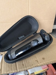 Philips Norelco Shaver Series 6000 Wet and Dry Electric Shaver Razor S6600