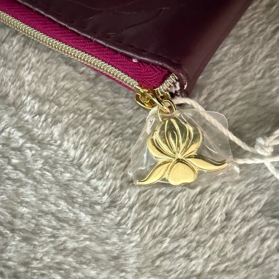 Sisley 玫瑰浮雕勃艮第化妆品化妆包袋全新圆点衬里 — 第 3/4 张图片