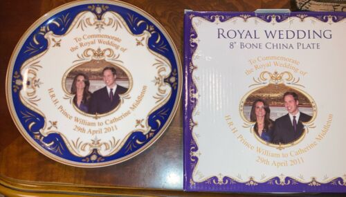 Boda Real 2011 en caja ~ Príncipe William/Kate ~ China de hueso ~ Plato de 8" ~ Crest Real ~ Nuevo con etiquetas - Imagen 1 de 11