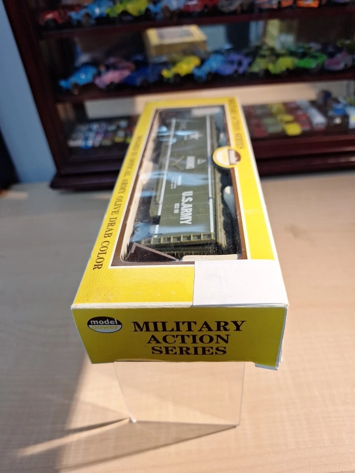Model power HO Exploding Box Car #9164 - Image 4 of 4