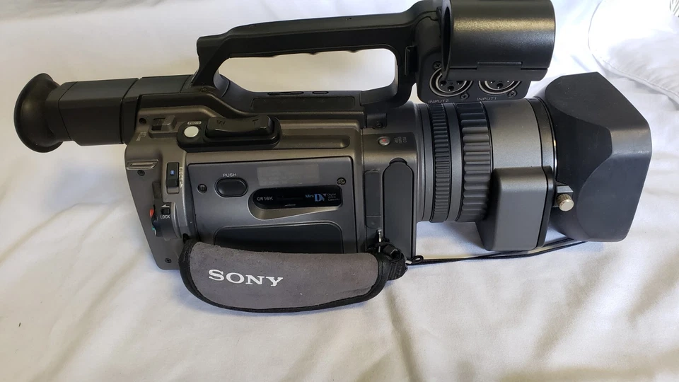 Sony DSR-150P MiniDV Digital Camcorder - Image 4 of 4