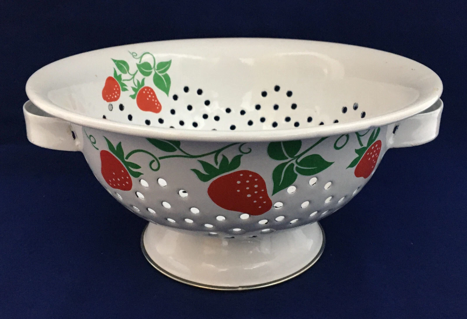 Teleflora Collander Strainer White Enamel With Strawberries 2 Handles 1983 VTG