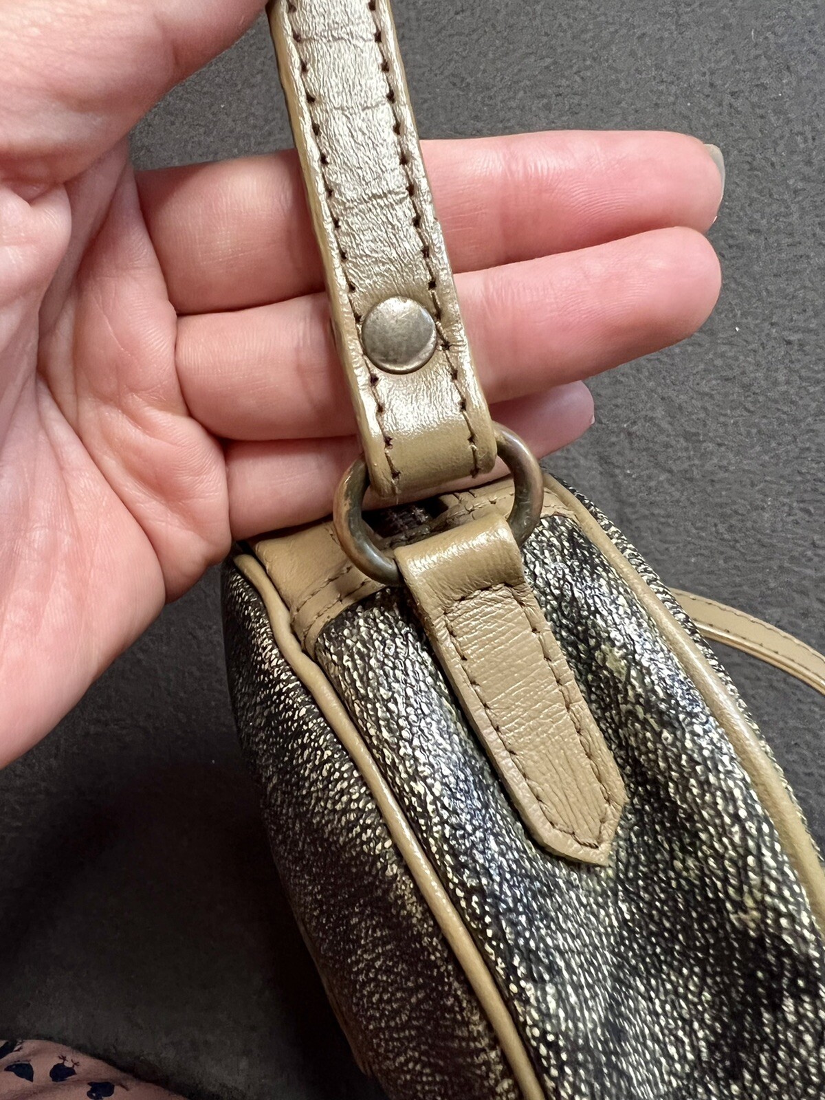 Yves Saint Laurent Borsa a tracolla a tracolla vintage rara logo unisex YSL