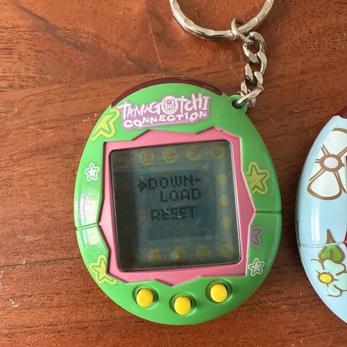 Lot of 2 Tomagotchi Connection 2004 Vintage Flowers + Green Stars Working Read - Picture 4 of 6