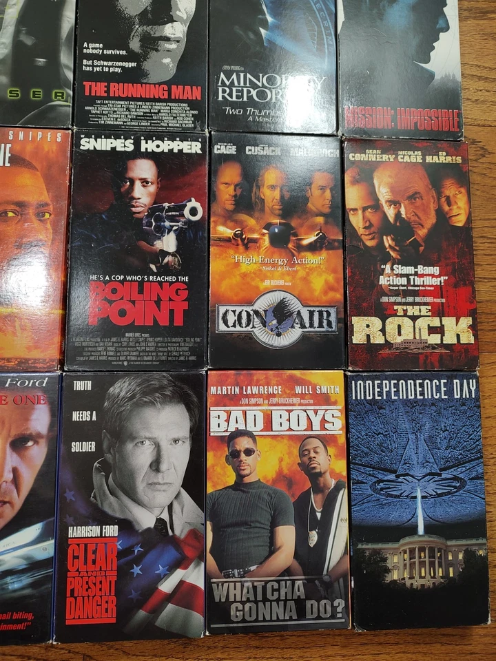 VHS Tapes Lot of 12 Movies Action Eraser Independence Day Bad Boys Con Air Rock Foto 3 de 4