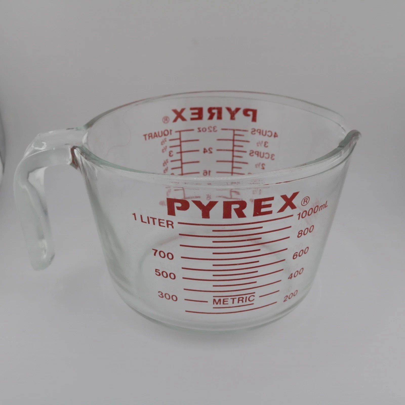 VTG Pyrex 4 Cups 32 Oz 1000 ML 1 QT Large Clear Glass Measuring Bowl Cup Red USA