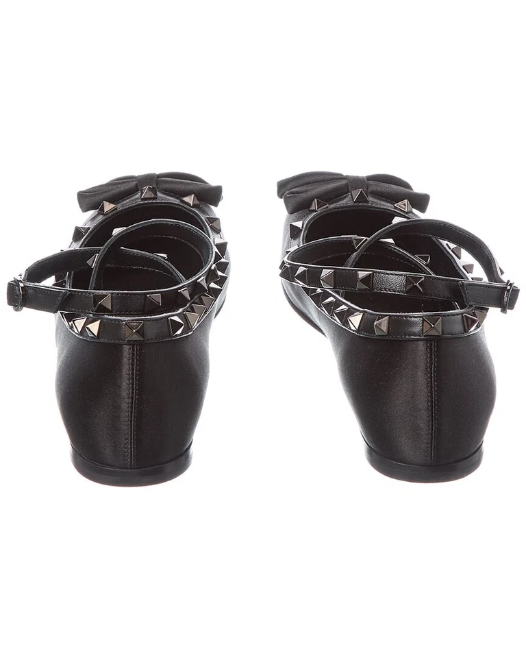 Bailarina plana Valentino Rockstud satinada y cuero con correa al tobillo (auténtica Foto 3 de 4