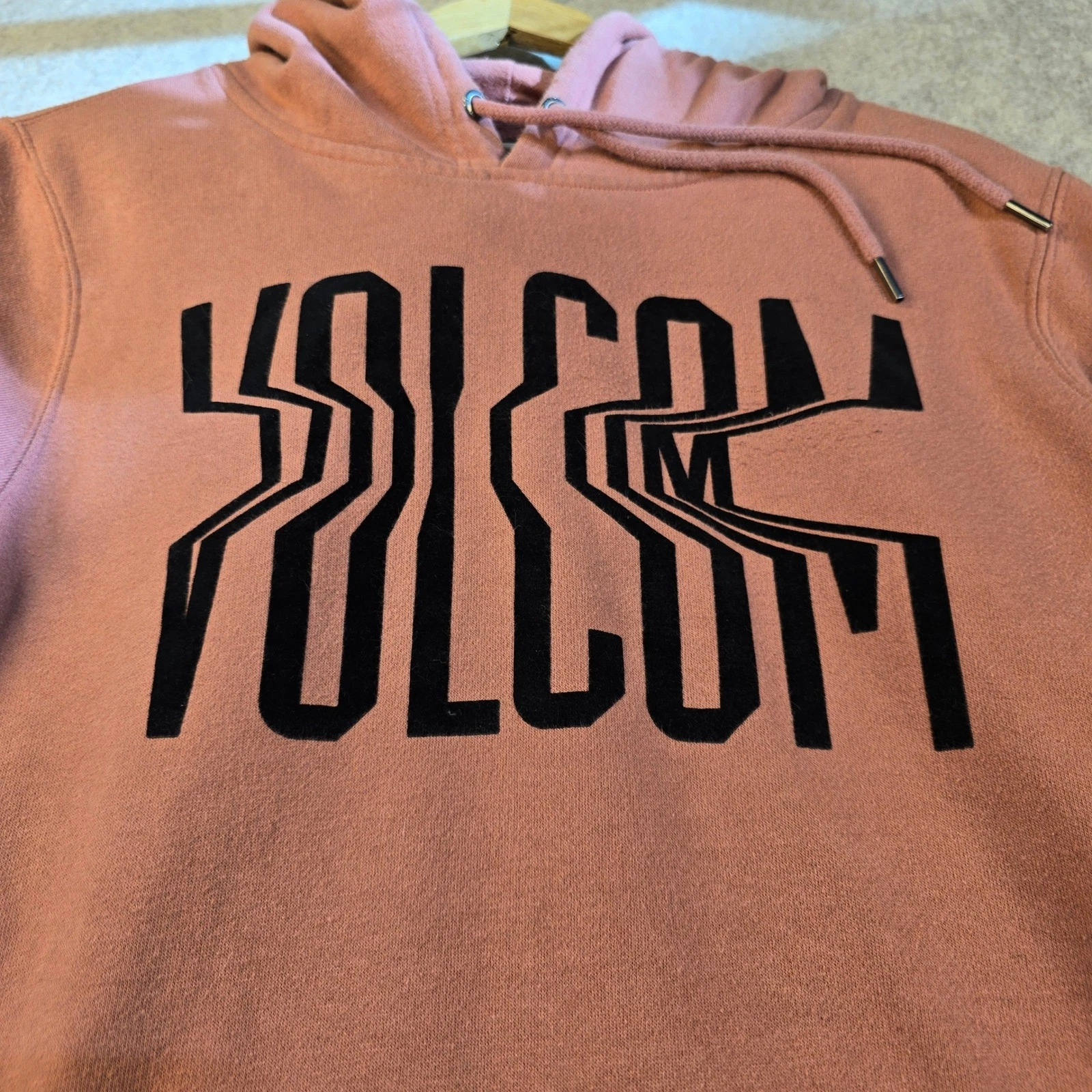 Volcom Mens Large Warped Logo Pullover Hoodie Dusty Rose Pink Fleece Sweatshirt