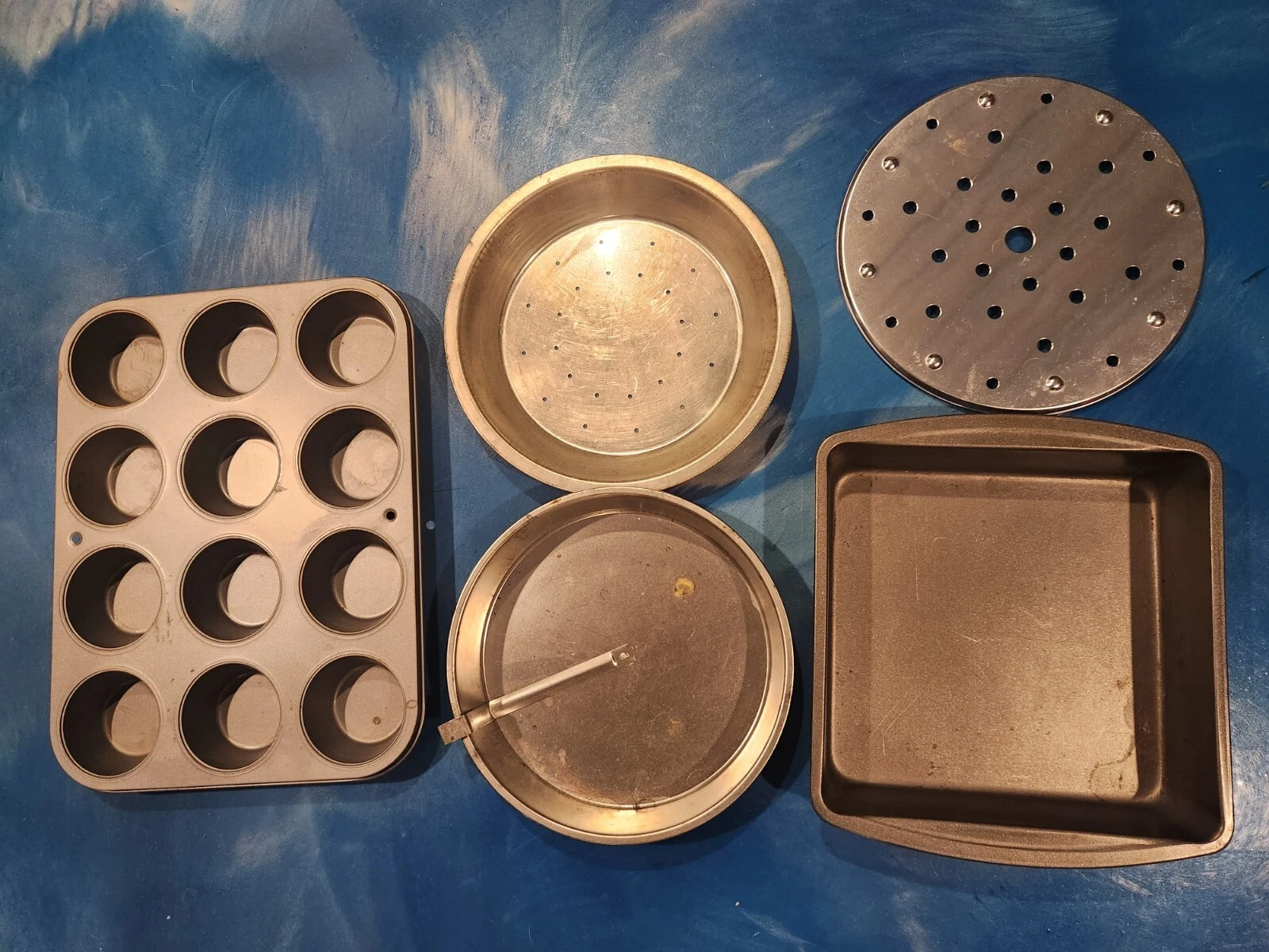Vintage piece muffin Tins, Cake pan, Pie tin and canning tin.