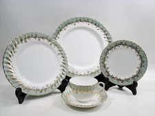 Vtg Aynsley Bone China 8209 Celadon Green Gold Scrolls 20 Pc Set Service for 4