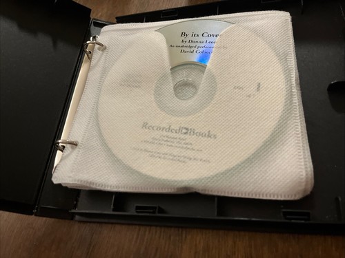Donna Leon By Its Cover Audio CD Brunetti Mysteries Audiobook - Foto 4 di 5