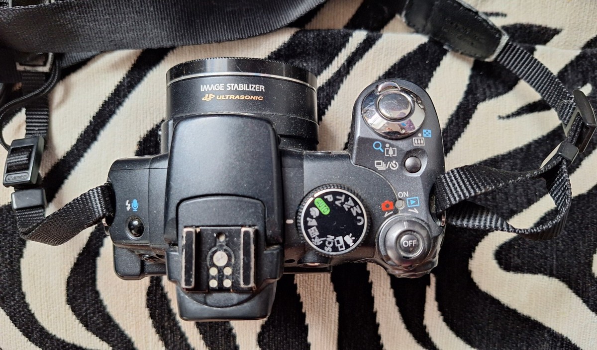 Canon PowerShot S5 IS PC1234 Digital Zoom Camera. 8.0MP 12x