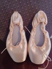 New Bloch Hannah Strong Pointe Shoes