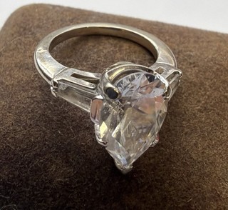 14k White Gold Ring W/clear Stone Size 4