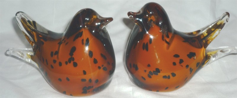 CHARMING MURANO GLASS SET OF TWO BIRD FIGURINE PAPER WEIGHT ART GLASS