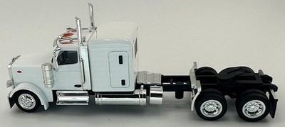 White Peterbilt 589 Sleeper Cab  1/87 HO Logistics 589074 4'' Plastic Mini