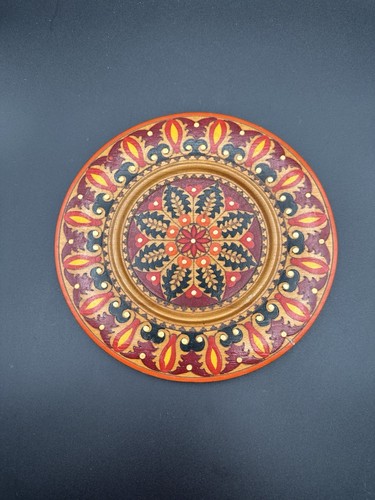 Hand Painted & Carved Round Wooden Wall Hanging - Bild 2 von 8