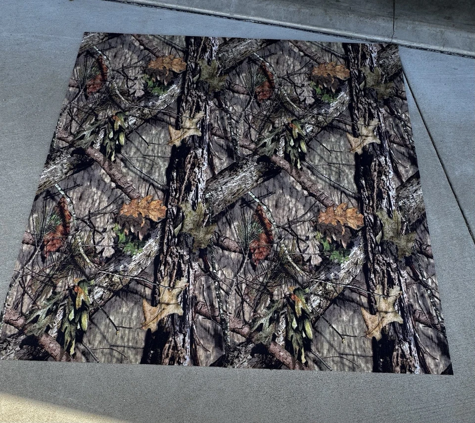 Alfombra Azulejo Camuflaje Roble Mossy 39" X 39" Aprox 52 Piezas Foto 3 de 3