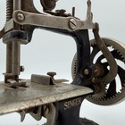 Singer Model 20 Miniature Sewing Machine Cast Iron Circa 1910s 7 Spoke No Knob — photo 8