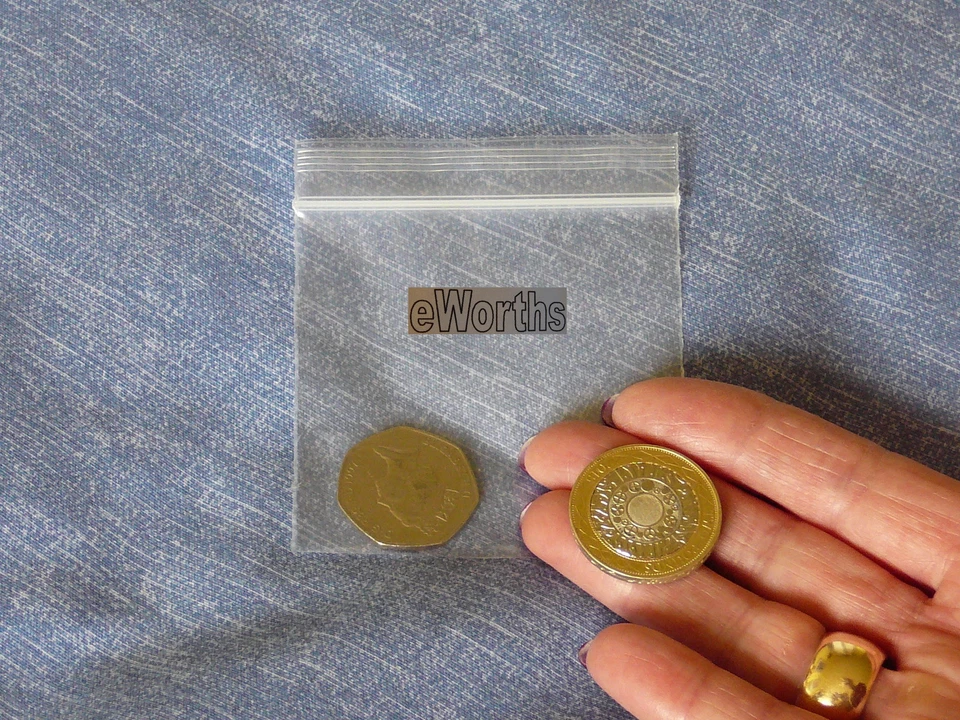 Split Coin Illusion, £2.00 Version, Cool Bag....Coin in Bag, Magic Trick. - Image 4 of 4