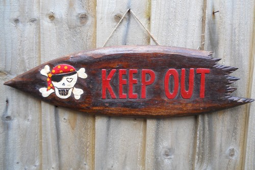 Wooden Sign 45 x 14 cm Carved Hand Made Coloured Art Sign KEEP OUT Wall Hanging - Picture 4 of 9