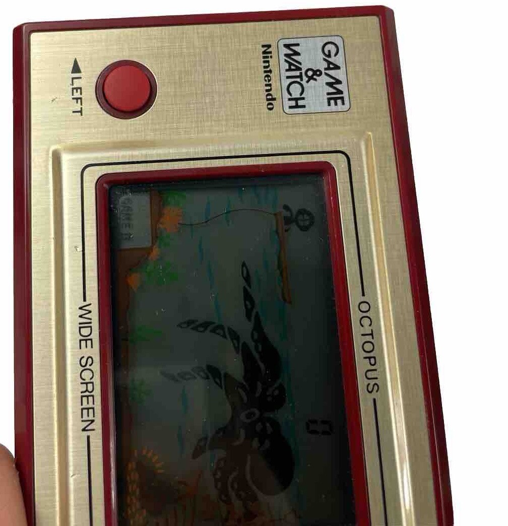 Nintendo Game and Watch Octopus 1981 Game OC-22 w Manual Tested