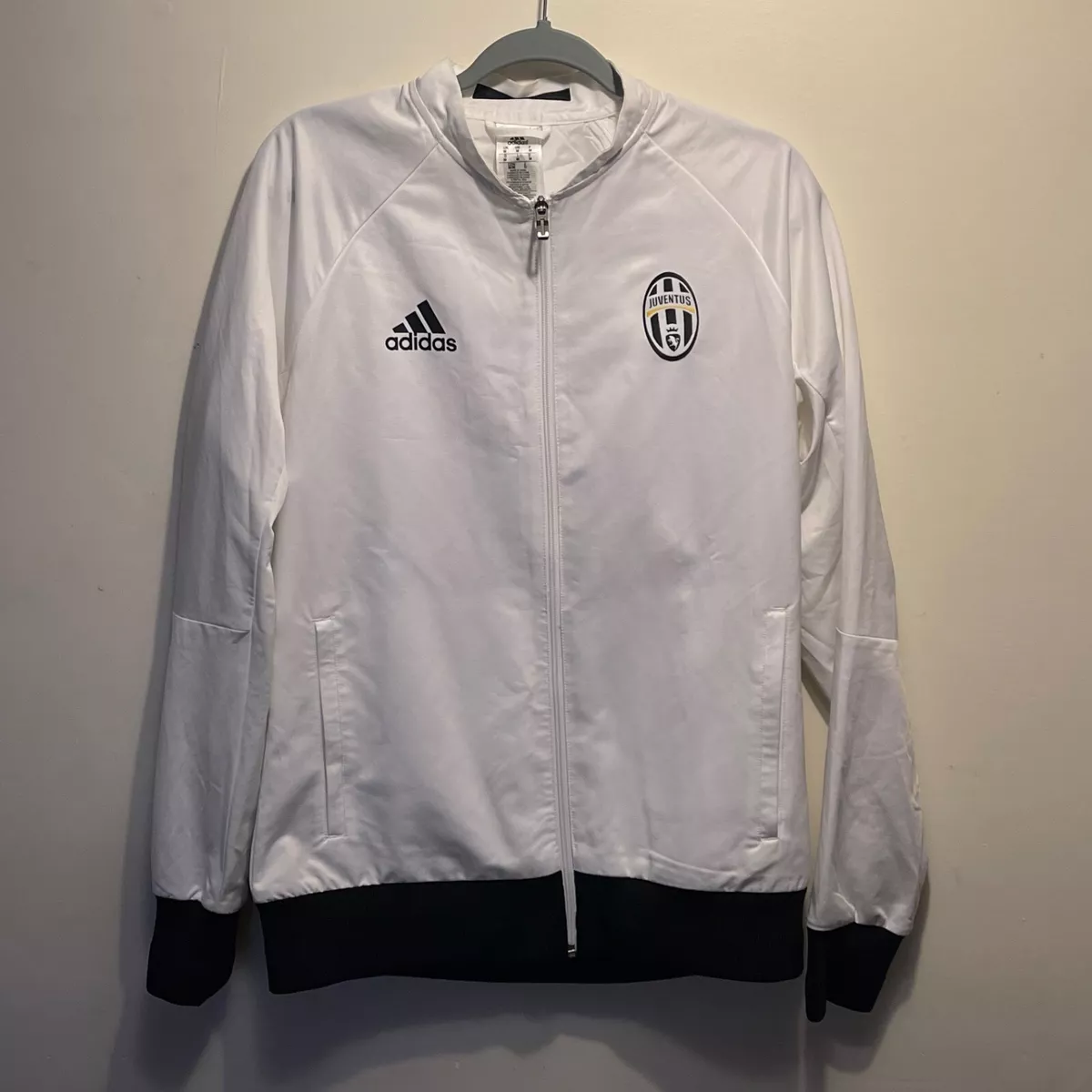Juventus top jacket white