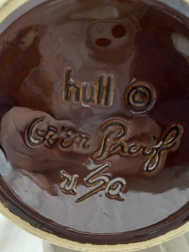 Hull Pottery Vintage Brown Drip Serving Bowl Rare Find. Excellent Condition USA