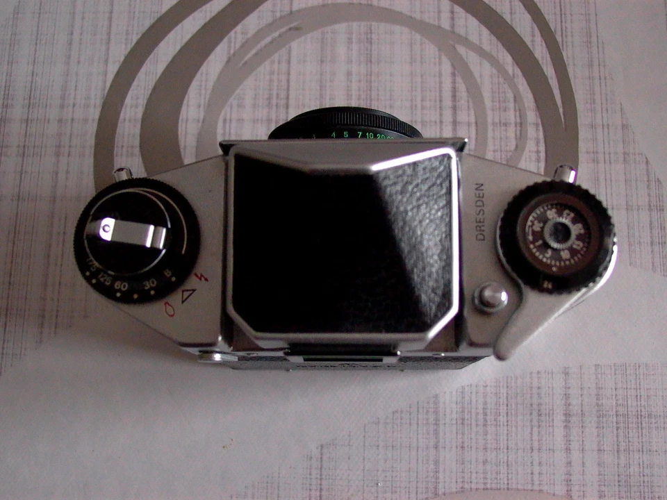 Fotocamera EXA 1B - Pentaprisma - Usato (Leggere bene) - Immagine 4 di 4