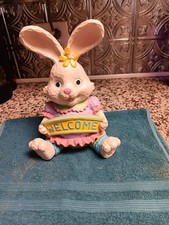 EASTER BUNNY HOLDING WELCOME SIGN 10" TALL
