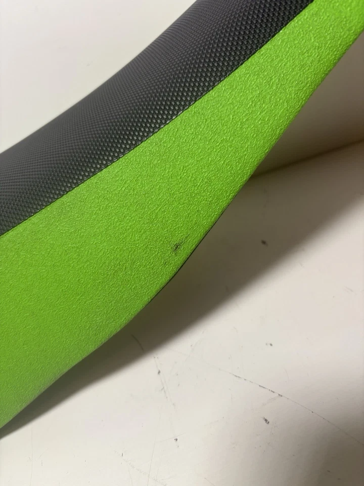 OEM 13-16 KAWASAKI KX250F / 12-15 KX450F ASIENTO COMPLETO CON STOCK NEGRO VERDE CUBIERTA Foto 4 de 4