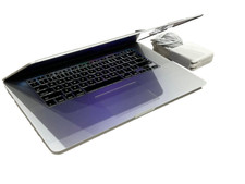 Apple MacBook Pro 15 Mid-2015 i7- Quad-Core 2.5GHz 16GB DDR4 500GB SSD OC Monter