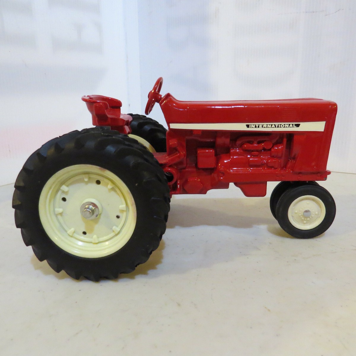 Ertl IH 544 Tractor with Duals 1/16 IH-417-E | eBay