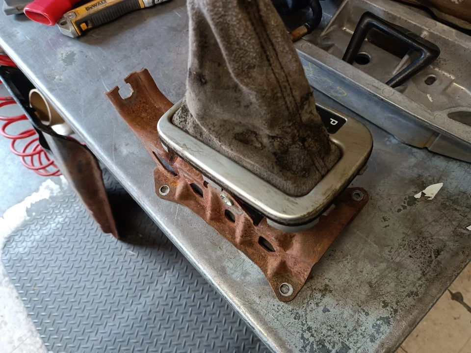 Saturn L200 2003 sedán palanca de cambios automática 2,2 usado Foto 4 de 4