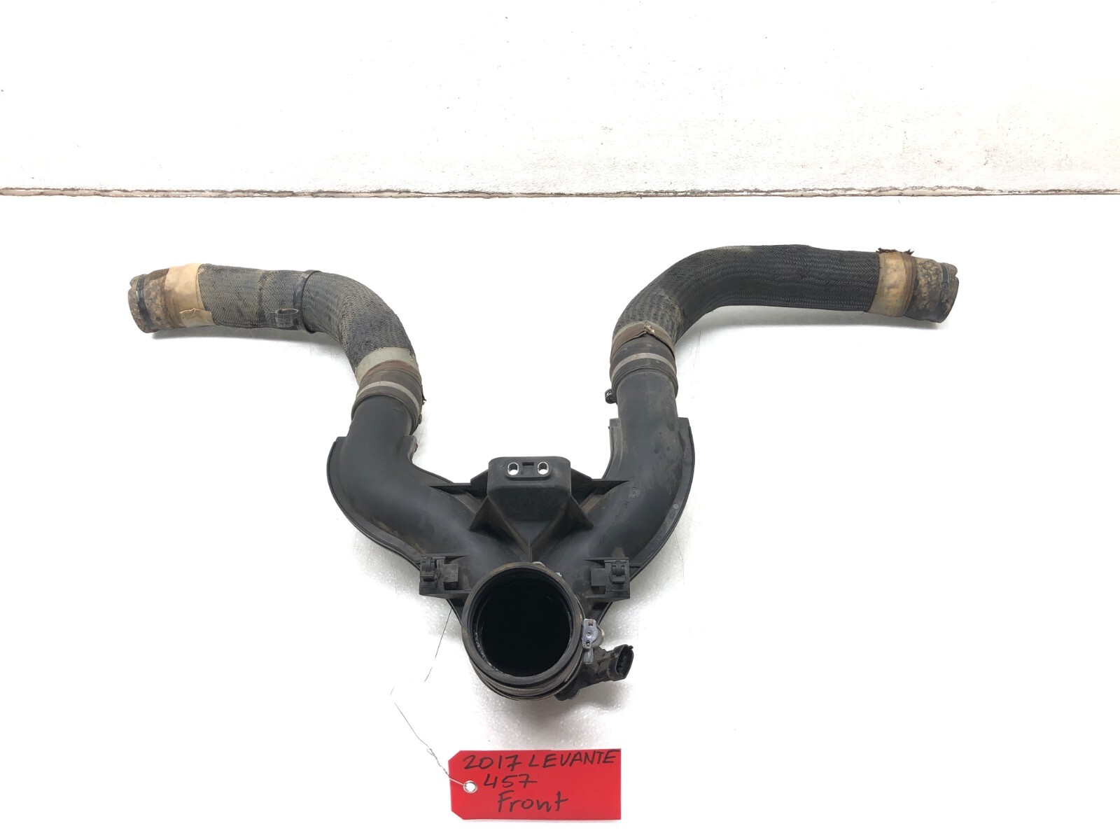 2017-2023 MASERATI LEVANTE 3.0L AIR INTAKE DUCT TUBE PIPE HOSE OEM