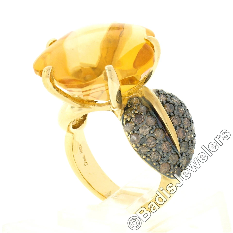 Anillo de cóctel de hoja de diamante pavé marrón elegante flor de citrino con tapa de oro de 18 quilates Foto 2 de 4