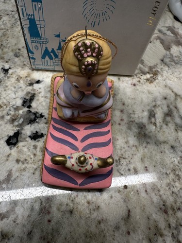 2 Vintage Disney It's a Small World Magic Carpet Ride Goebel Ornamente Weihnachtsbox - Bild 13 von 24